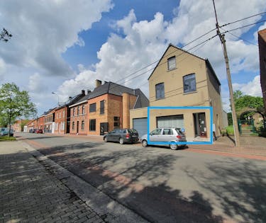 Te huur: praktijk- of kantoorruimte mét grote tuin in de Kapelstraat (Ursel) (85 m²)