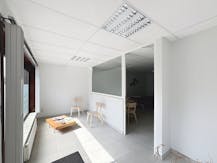 Te huur: praktijk- of kantoorruimte mét grote tuin in de Kapelstraat (Ursel) (85 m²)