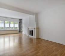Opbrengsteigendom met 3 appartementen te koop in Schoten