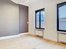 Schaarbeek - Karaktervol kantoorverdieping in herenhuis te huur