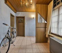 Hoekhuis te koop in centrum Brugge