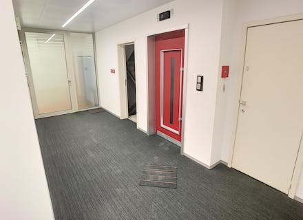 NICE OFFICE SPACE OF ± 60 m² ON AVENUE LOUISE