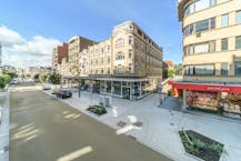 Ruim handelsgelijkvloers op topligging in De Panne !