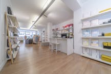 Ruim handelsgelijkvloers op topligging in De Panne !