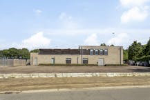 Tennisclub met horecazaak te koop in Oevel.