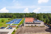 Tennisclub met horecazaak te koop in Oevel.