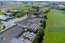Loods van ca. 547m² op commerciële ligging in Hooglede-Gits