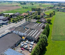 Loods van ca. 547m² op commerciële ligging in Hooglede-Gits