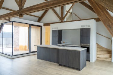 Exclusief dakappartement te koop met terras in Roeselare.