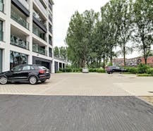Parkeerplaats nabij centrum Ingelmunster.