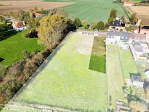 Mooi en zuidgericht stuk bouwgrond (558m²) voor halfopen bebouwing