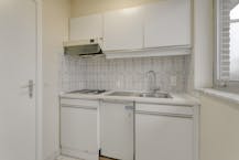 Instapklaar en lichtrijk appartement met garage in Roeselare