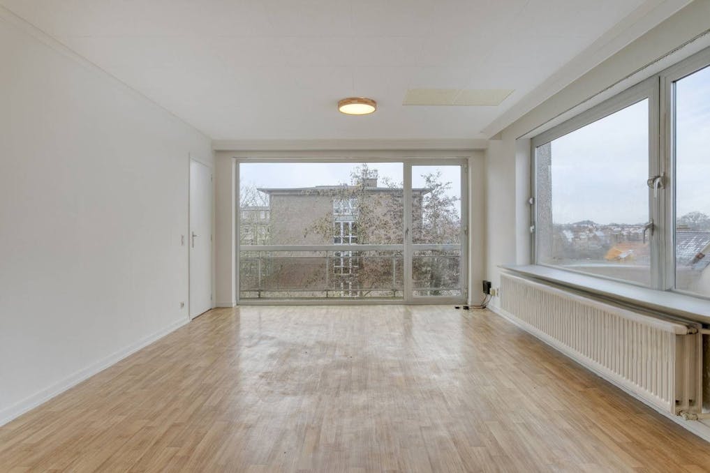 Instapklaar en lichtrijk appartement met garage in Roeselare