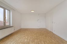 Instapklaar en lichtrijk appartement met garage in Roeselare