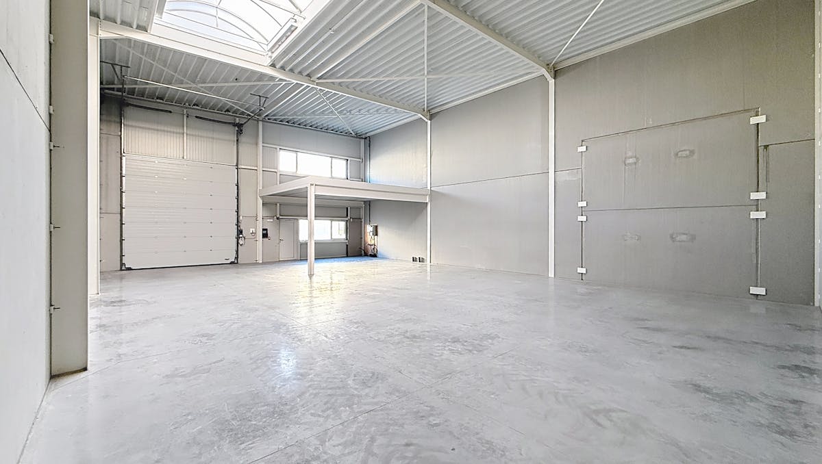Nieuwbouw KMO-unit (253 m²) te huur in Evergem