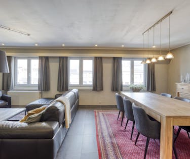 Handelspand met ruime woonst te koop in Ekeren