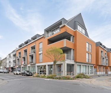 Duplex appartement met 3 slaapkamers en 3 terrassen te huur!