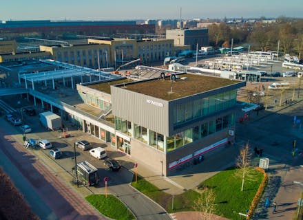 Verhuurd handelspand (58m²) op stationsplein van Brugge. Toplocatie! 