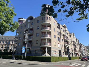 Praktijk-/ kantoorruimte (185m²) nabij ziekenhuis/kleine Ring