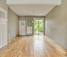 Halfopen woning met zonnige tuin op toplocatie in Sint-Michiels