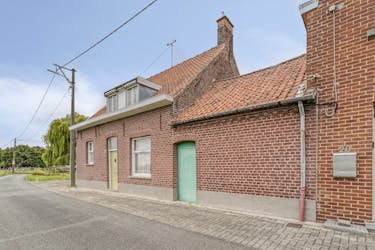 Te renoveren halfopen woning in Gullegem