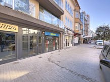 Commercial ground floor for rent in the heart of De Panne.