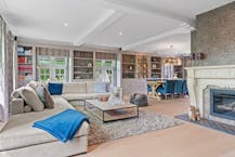 Villa met praktijkruimte en weilanden te koop in Geel