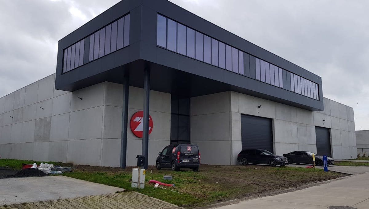 Casco kantoor (450 m²) te huur in Zwevezele.