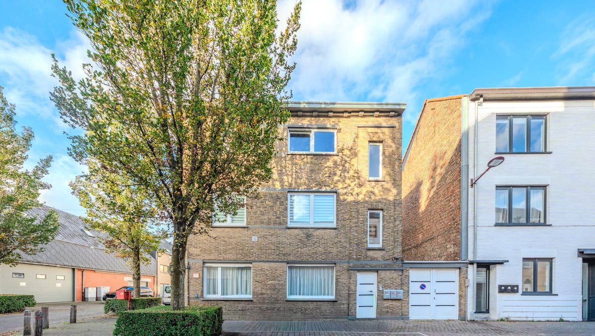 Opbrengsteigendom te koop met 3 vergunde entiteiten