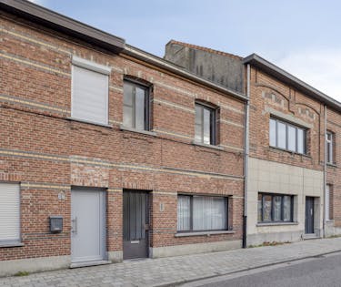 huis te koop in centrum Turnhout met wegenis achteraan