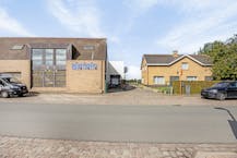 Polyvalent bedrijfsgebouw met woonst in Avekapelle/Veurne