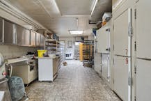 Handelshuis (ingericht als bakkerij) te koop in Brakel