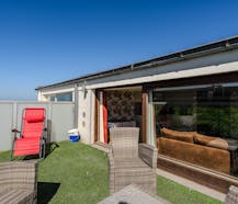 Instapklaar appartement met twee slaapkamers en zijdelings zeezicht!