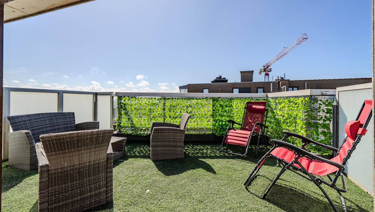 Instapklaar appartement met twee slaapkamers en zijdelings zeezicht!