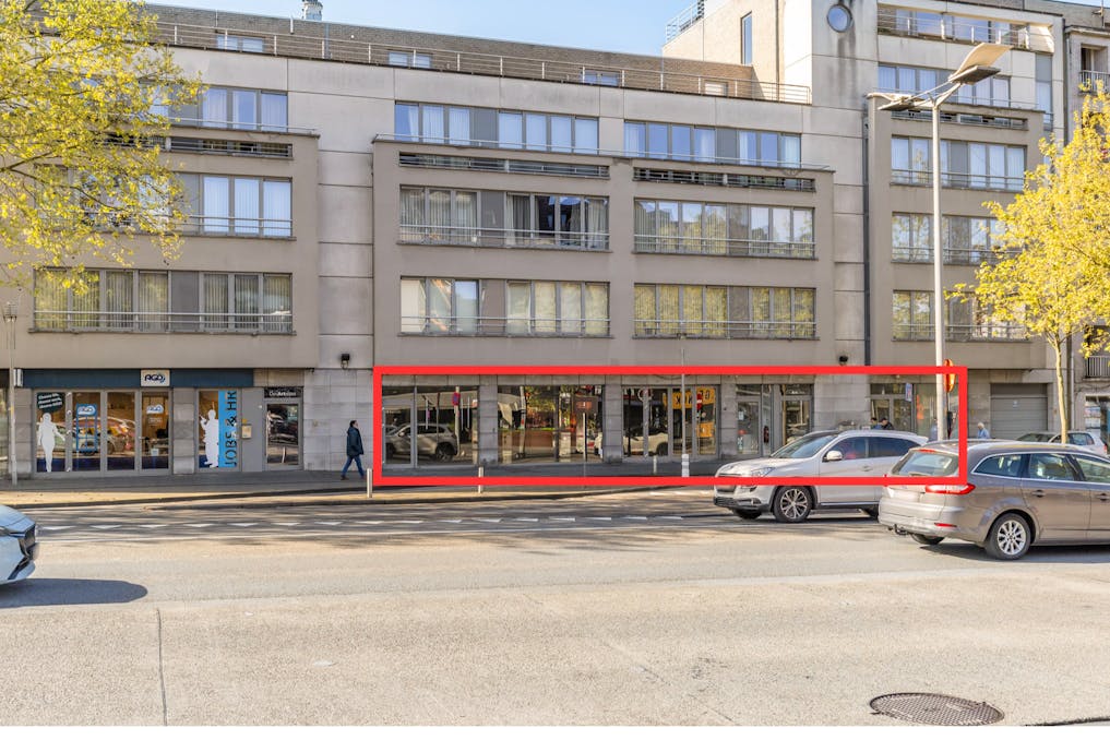 Ruim handelspand op toplocatie in Genk!
