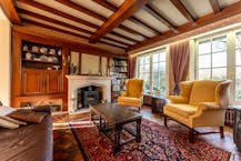 Klassieke villa te koop gelegen in het Waaroostpark 