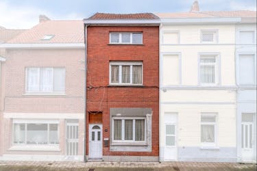 Grondig op te frissen rijwoning met 3 kamers te Gentbrugge