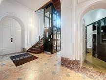 Karaktervol kantoor (180 m²) in statig herenhuis Brussel