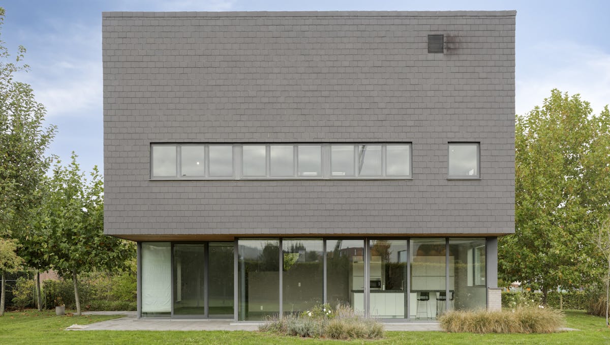 Instapklaar huis met 4 slaapkamers en ruime tuin in Kluisbergen