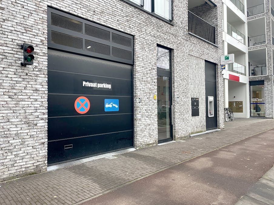 Ondergrondse autostaanplaats te koop in centrum Wilrijk