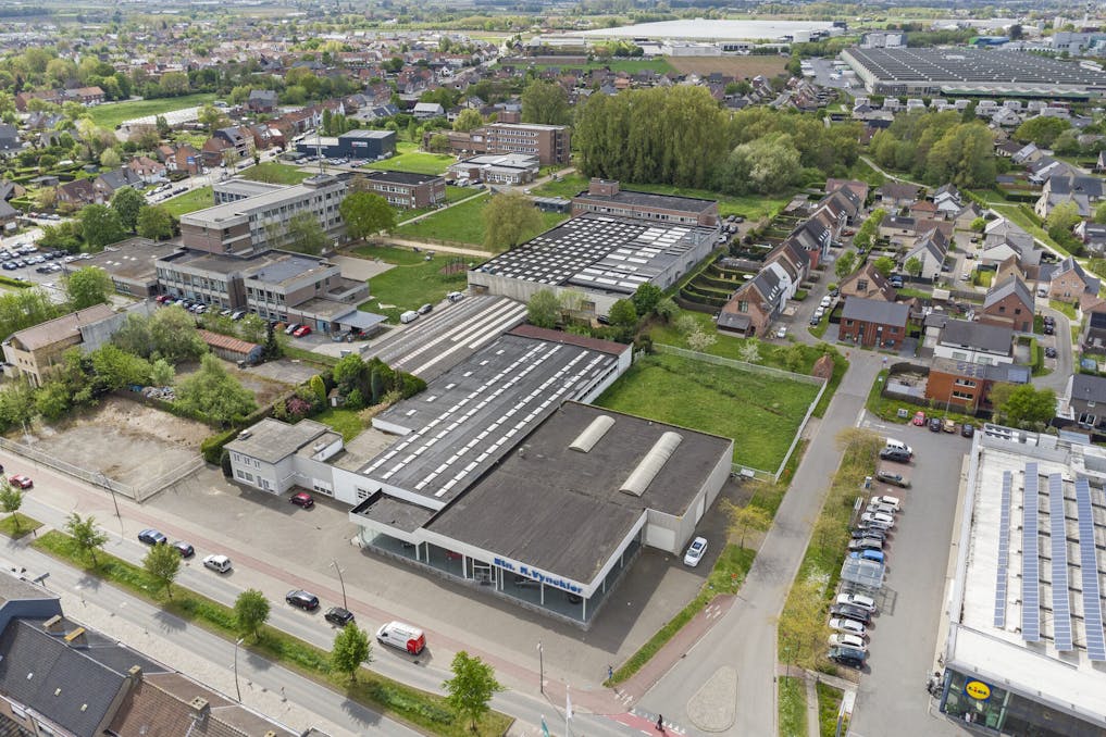 Bedrijfsgebouw op ca. 9.526m² langs de Westlaan in Roeselare