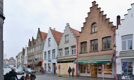 Handelspand met woonst te koop Brugge