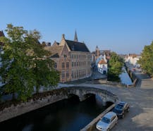 Te renoveren opbrengsteigendom te koop in Brugge centrum