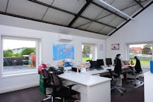 Kantoor van ca. 64m² met diensten in Intraxie te Rumbeke