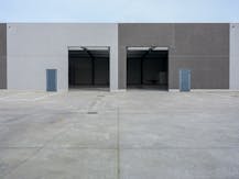 Centraal gelegen nieuwbouw loods in Zwevezele