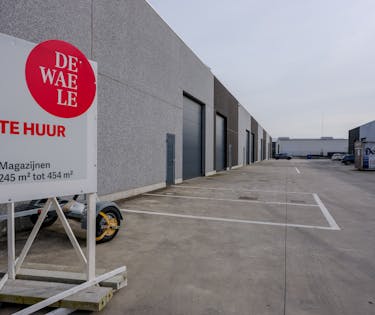 Centraal gelegen nieuwbouw loods in Zwevezele (257m²)