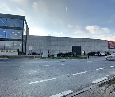 Bedrijfsgebouw te huur in Waregem
