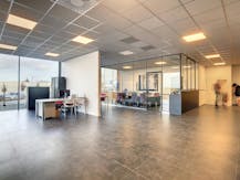 Bedrijfsgebouw te huur in Waregem