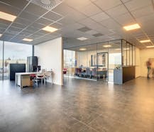 Bedrijfsgebouw te huur in Waregem
