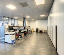 Bedrijfsgebouw te huur in Waregem